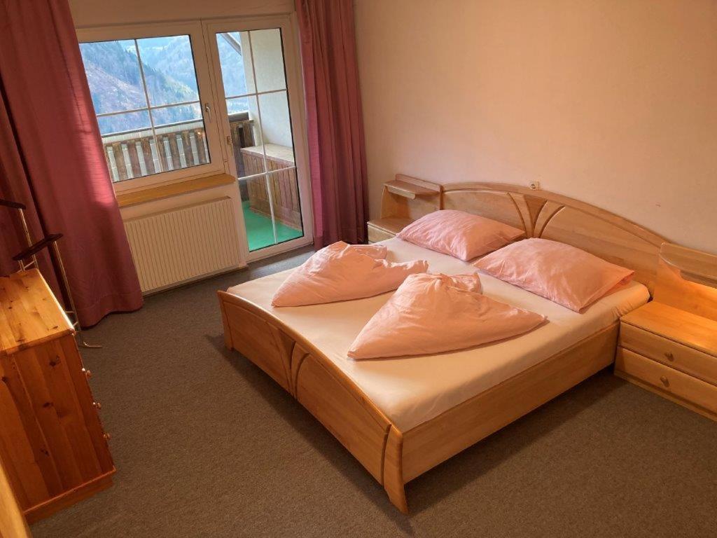 באד אייזנקאפל Motel Brunner Apartments & Zimmer מראה חיצוני תמונה