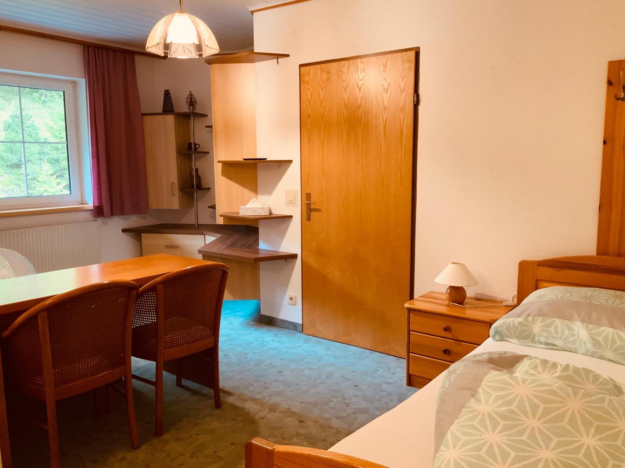 באד אייזנקאפל Motel Brunner Apartments & Zimmer חדר תמונה