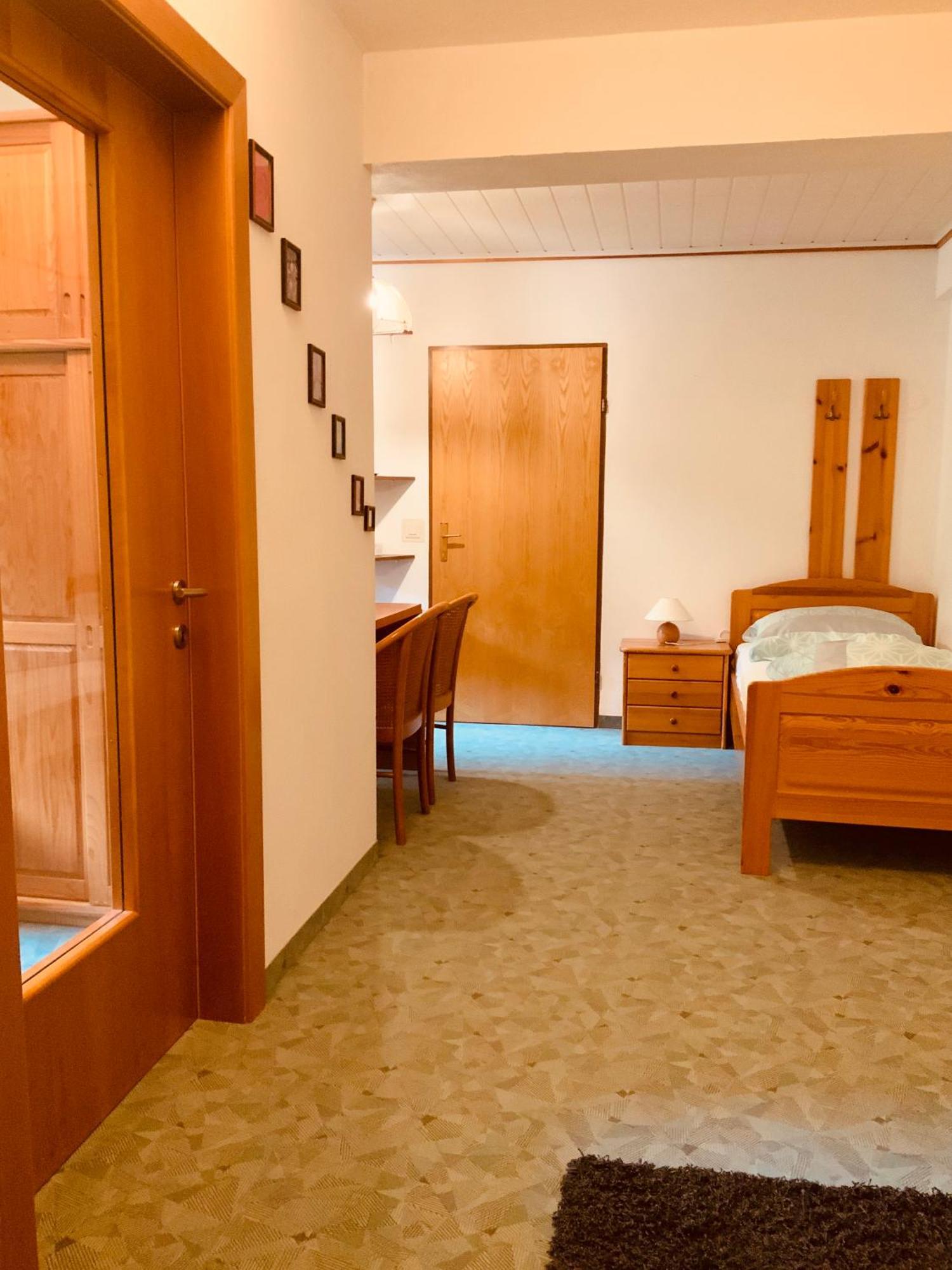 באד אייזנקאפל Motel Brunner Apartments & Zimmer חדר תמונה